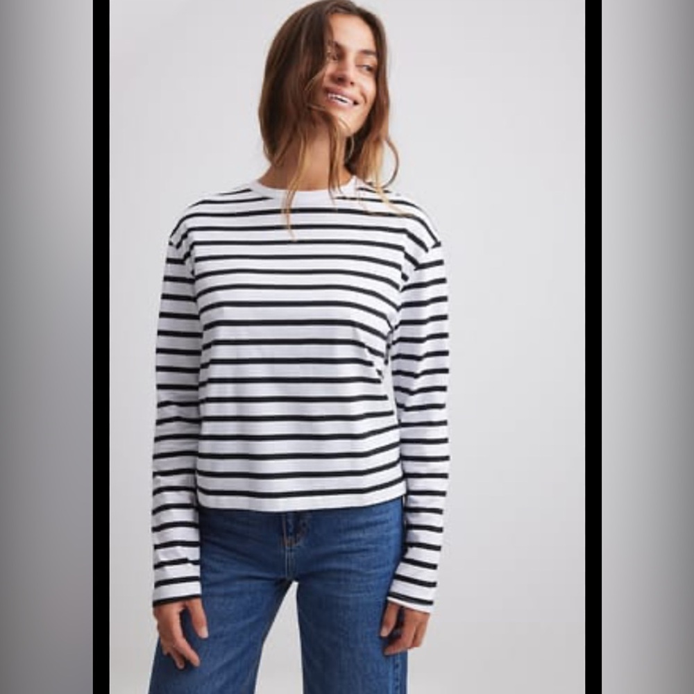 Zara Striped Black and White Women's Top. Size M. 100% cotton.